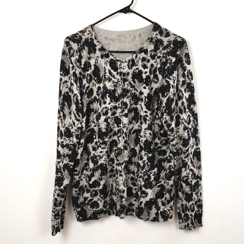Gray & Black Floral Cardigan Size L